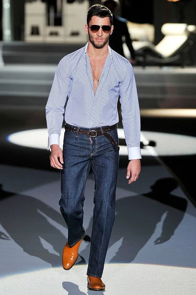 Look 8